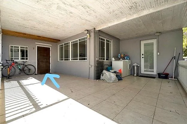 Private Entrance