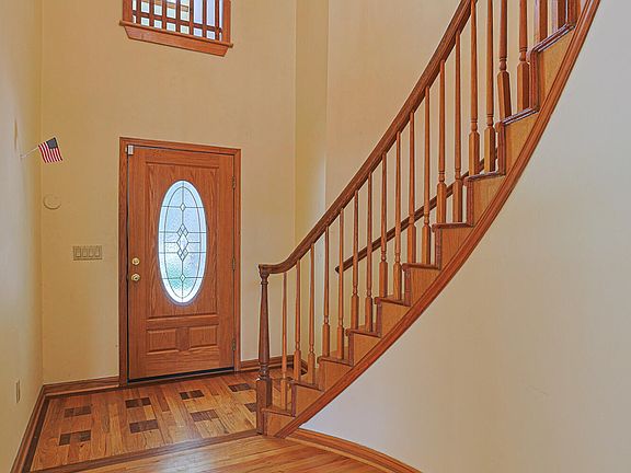 4th image of 2235 STRAWBERRY CREEK Lane