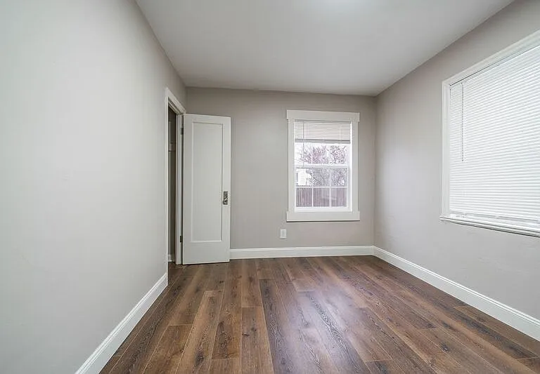 771 E Tulane Rd — Photo 11
