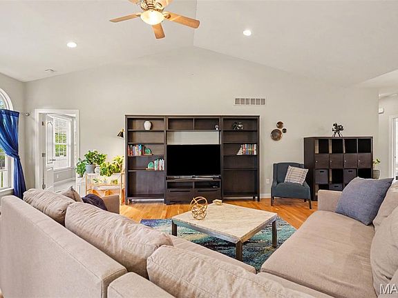 5th image of 1109 Winter Lake Dr