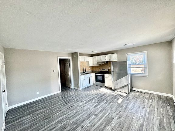 5th image of 1361 E Ocean View Ave APT 4
