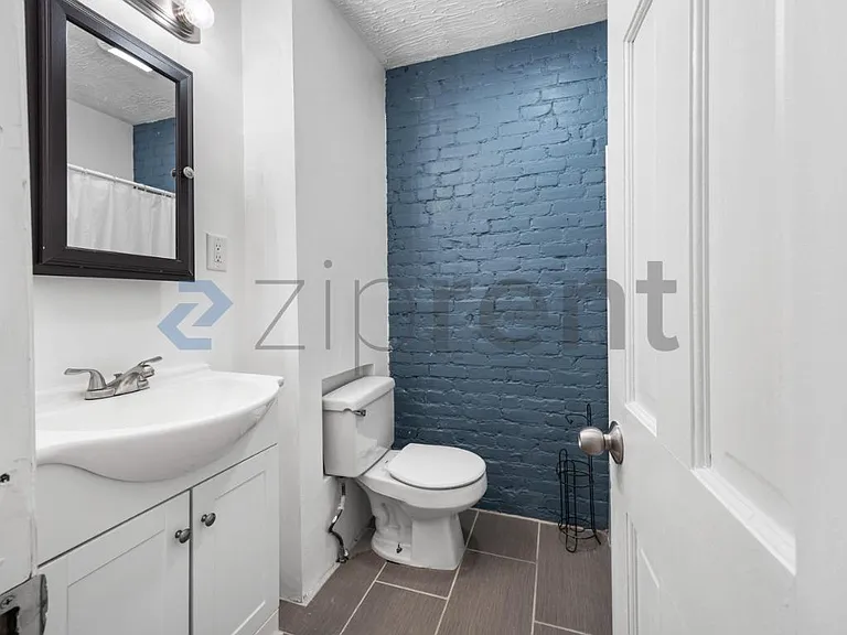 34 Cunard St — Photo 7