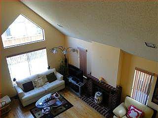 4th image of 421 Glenmoor Cir