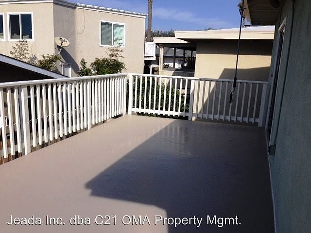 2nd image of 216 Avenida Lobeiro #C