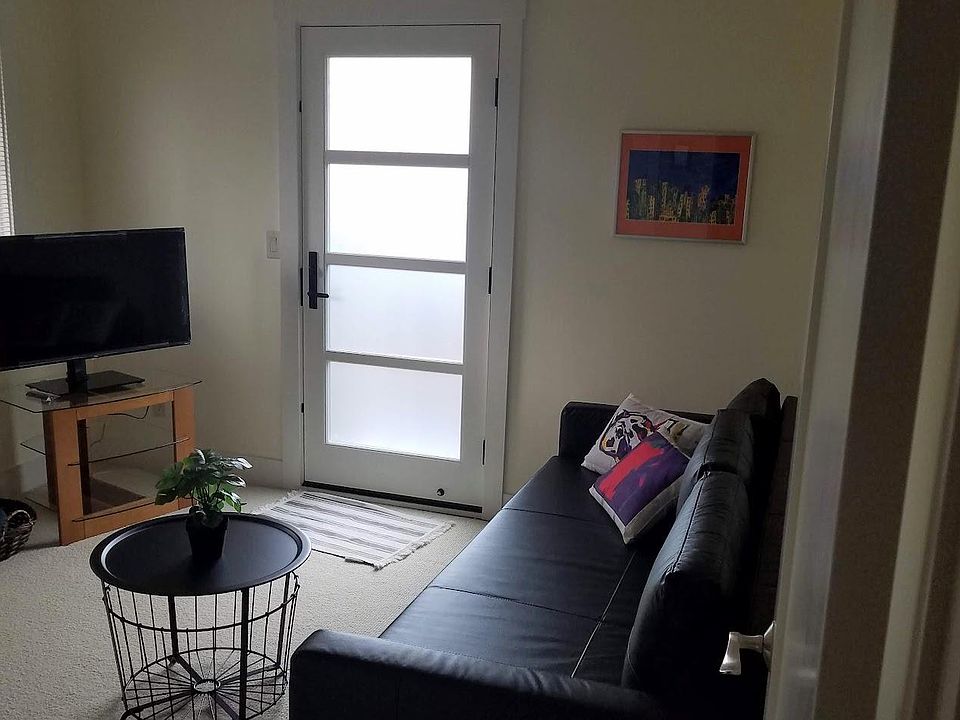 1st image of 3094 Stelling Dr