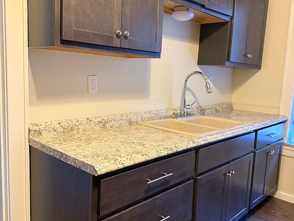 5th image of 3653 Wilmington Ave #1F