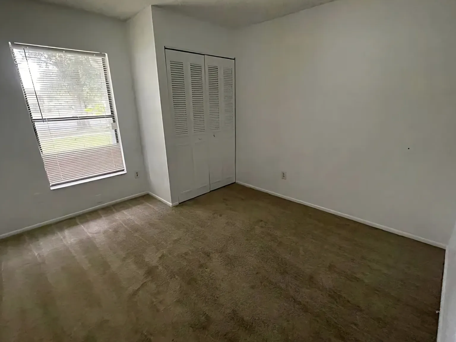 4 bed, 1418 sqft, $2,800 — Photo 2