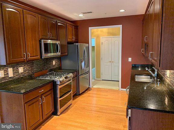 5th image of 1003 Running Creek Way Unit 32