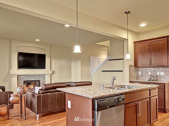 5th image of 14526 17th Avenue W #75