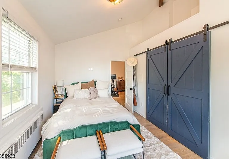 378 Claremont Ave #8 — Photo 13