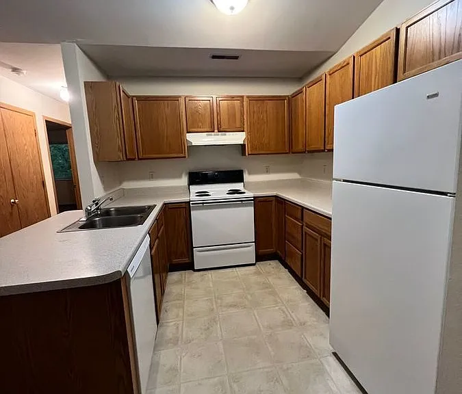 961 Emmons St #1 — Photo 3