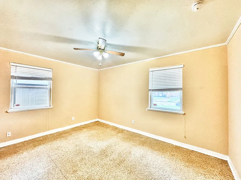 2655 Hyman Pl — Photo 9