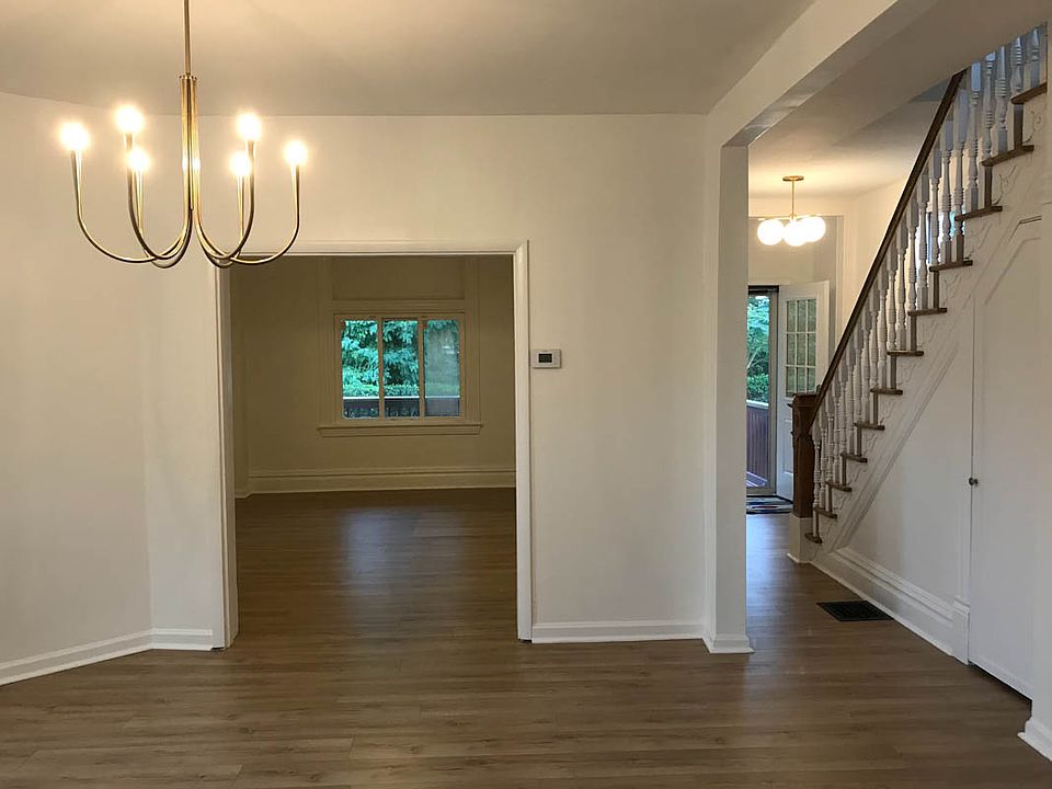 1st image of 428 W Railroad Ave