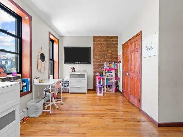 609 Lexington Avenue image 26 of 43