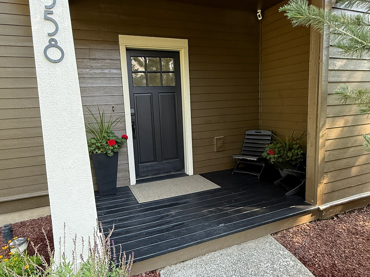 3 bed, 2.5 bath, 2209 sqft, $3,650 — Photo 3