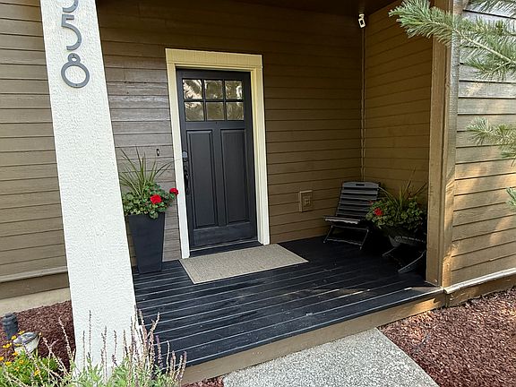 3rd image of 19358 SW Laurelhurst Way