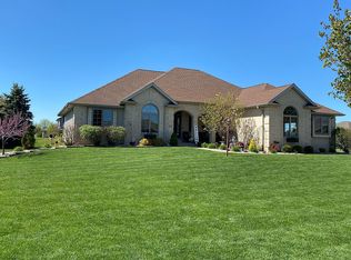 230 Theunis Dr, Wrightstown, WI 54180