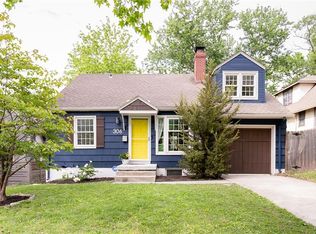 306 E Dartmouth Rd, Kansas City, MO 64113