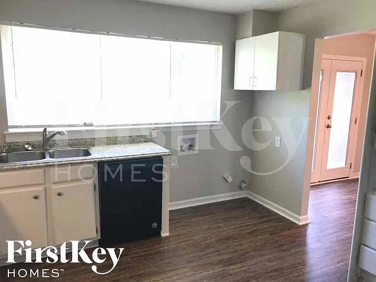 11198 Shannon Cir — Photo 5