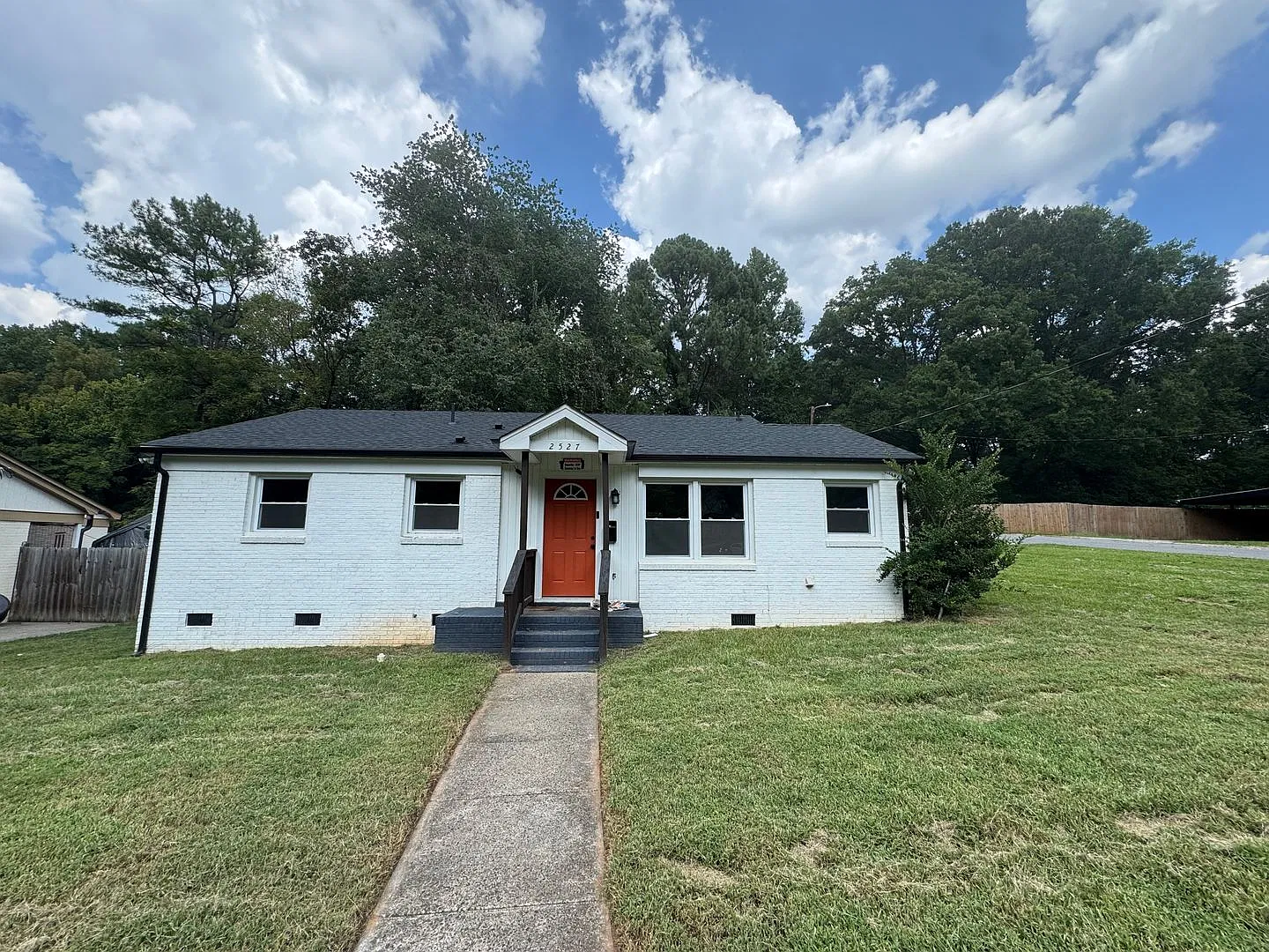 Dora Dr. 2527 — Photo 1