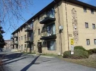 9814 Sayre Ave APT 202R, Chicago Ridge, IL 60415