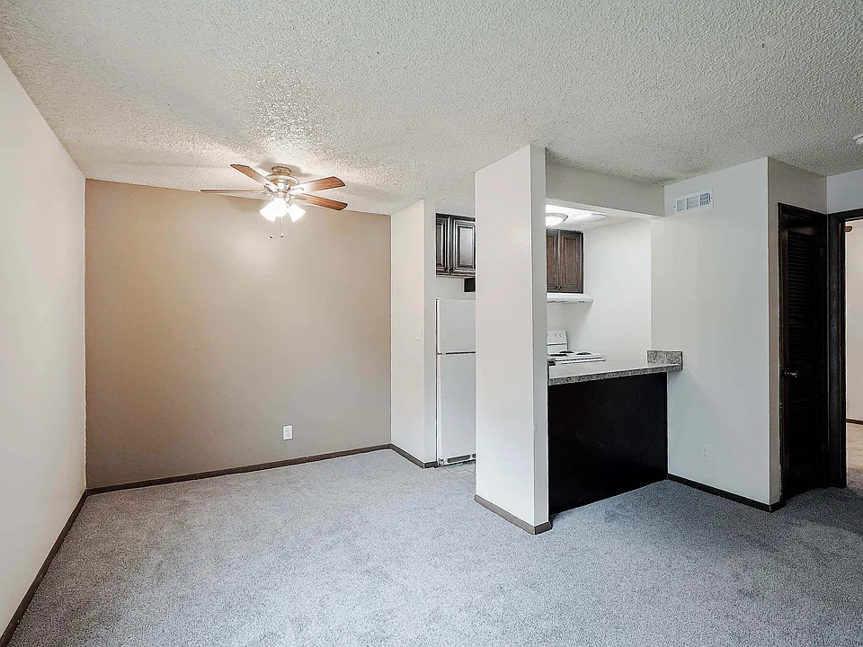 1327 D St #8