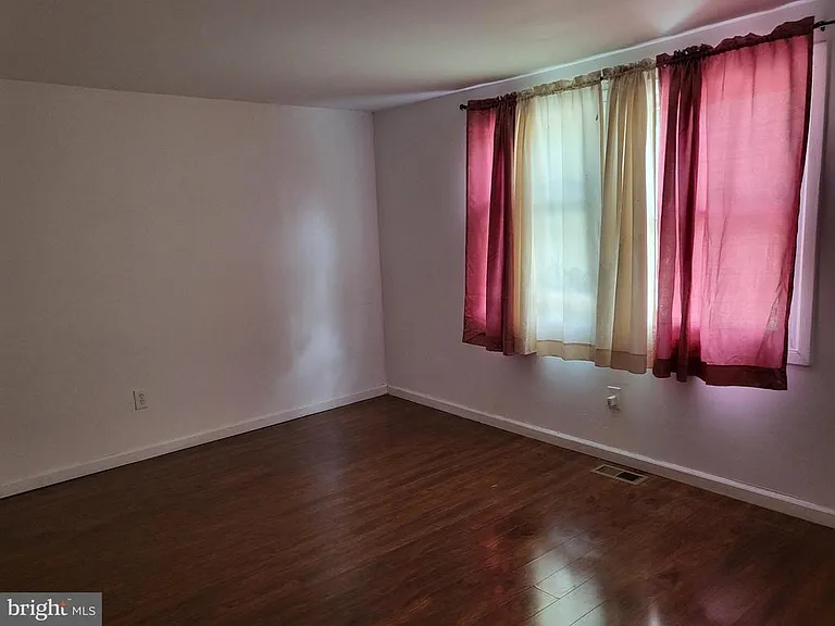 17 Roberts Pl — Photo 8