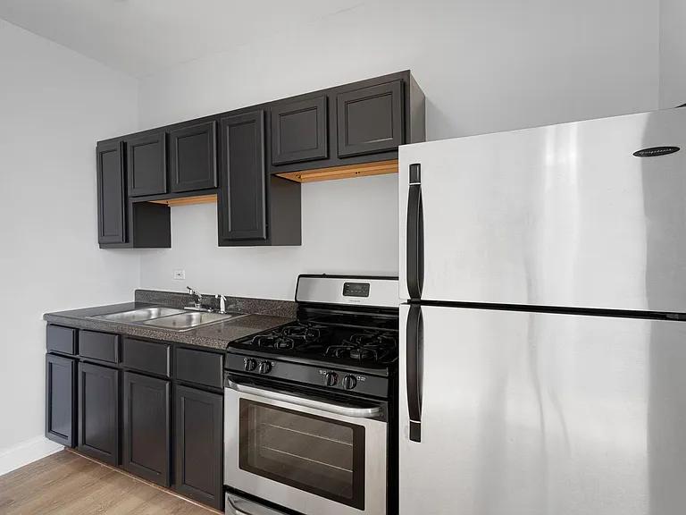 The Kenmore on Edgewater — Photo 44