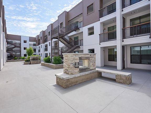 2nd image of 2585 El Camino Real APT 210