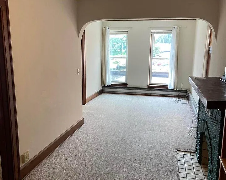 23 W Main St #1/2 — Photo 3