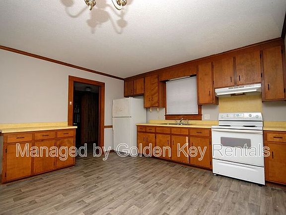 5th image of 906 4th St