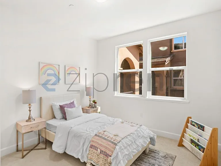 1633 Lee Way — Photo 17