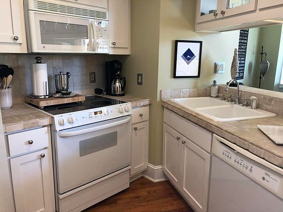 2nd image of 111 Carillon Market St Suite 303
