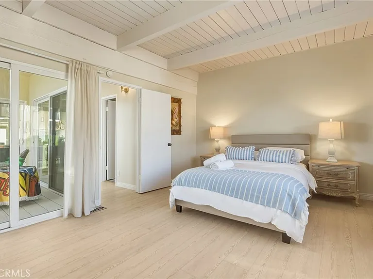 883 Katella St — Photo 37