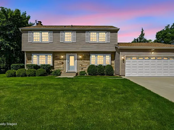 32 Timber Hill Rd, Buffalo Grove, IL 60089