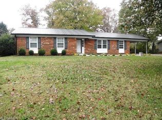 2424 Wickham Rd, Kernersville, NC 27284