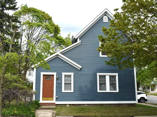 1131 Emmet St, Petoskey, MI 49770