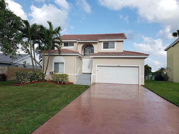 3rd image of 9680 Arbor Meadow Dr
