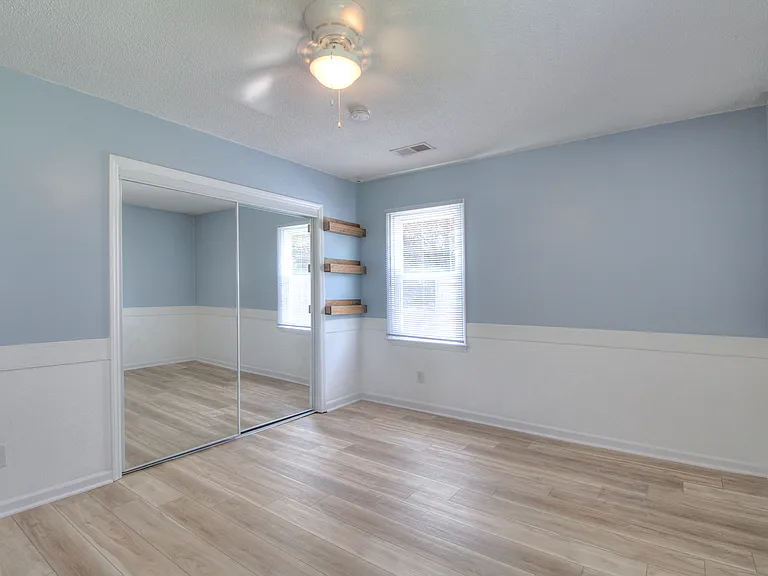 1112 Willoughby Rd — Photo 18