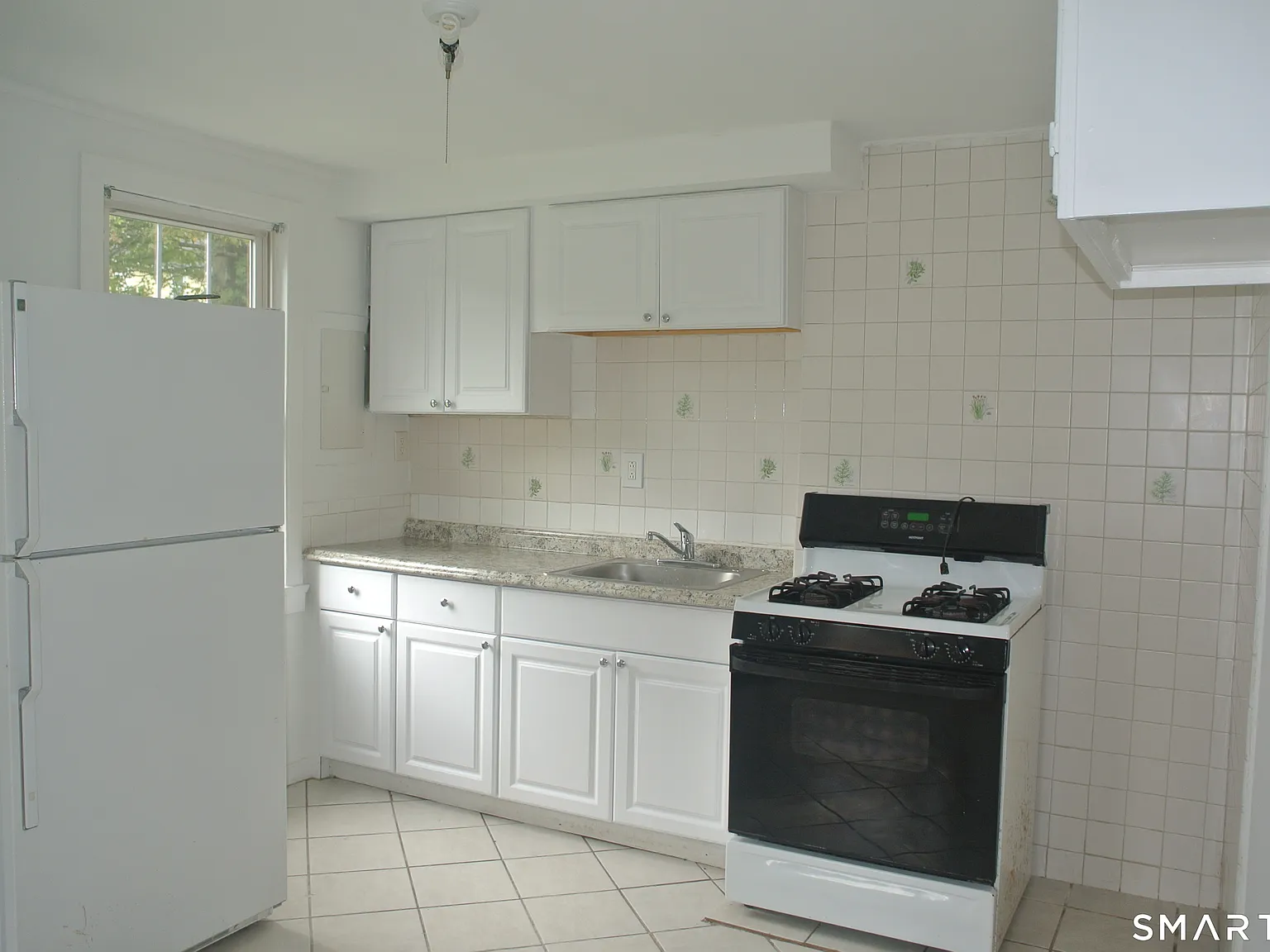 2 bed, 1.0 bath, 806 sqft, $2,400 — Photo 4