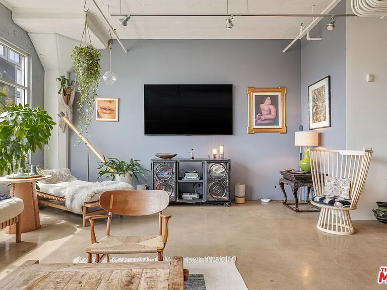530 Molino St #213 — Photo 3