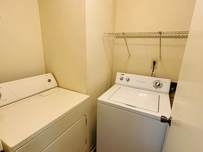 844 Claytor Sq — Photo 7