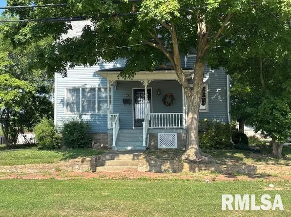329 S Plum St, Carlinville, IL 62626