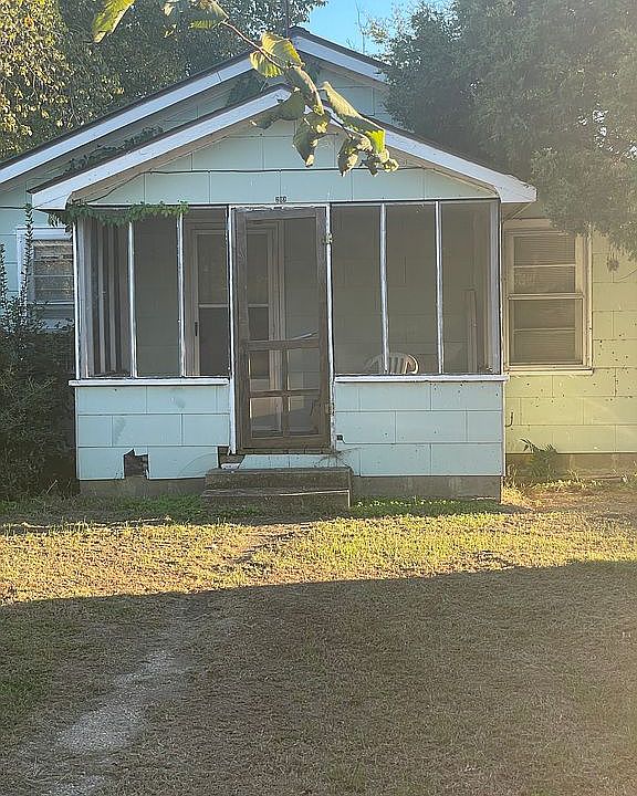 1st image of 203 W Charlotte Ave