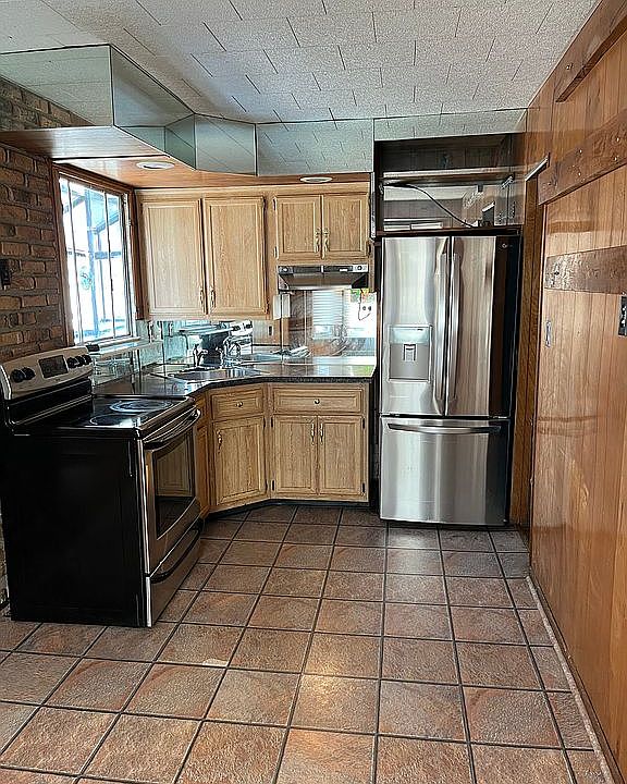 1st image of 8023 258th St