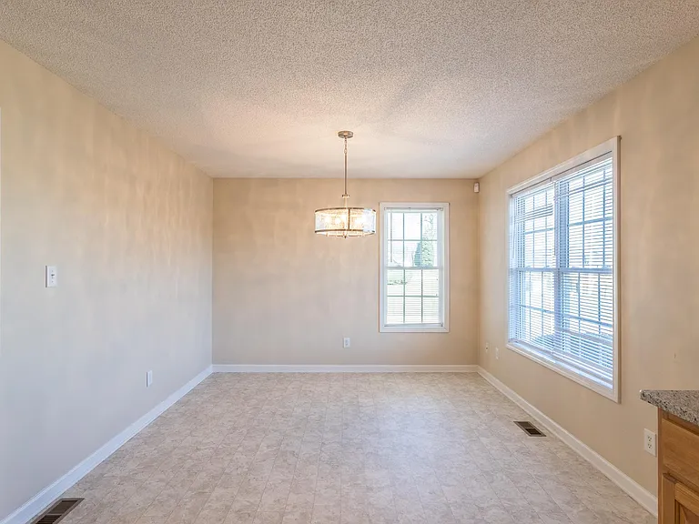 60 Blairwood Dr — Photo 20