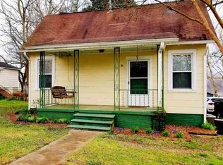 16 Walnut St, Startex, SC 29377