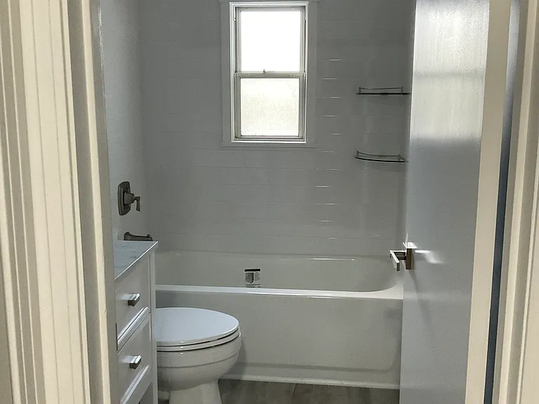 5238 Middle Rd — Photo 8