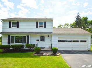 34 Meadow Dr, Rochester, NY 14618