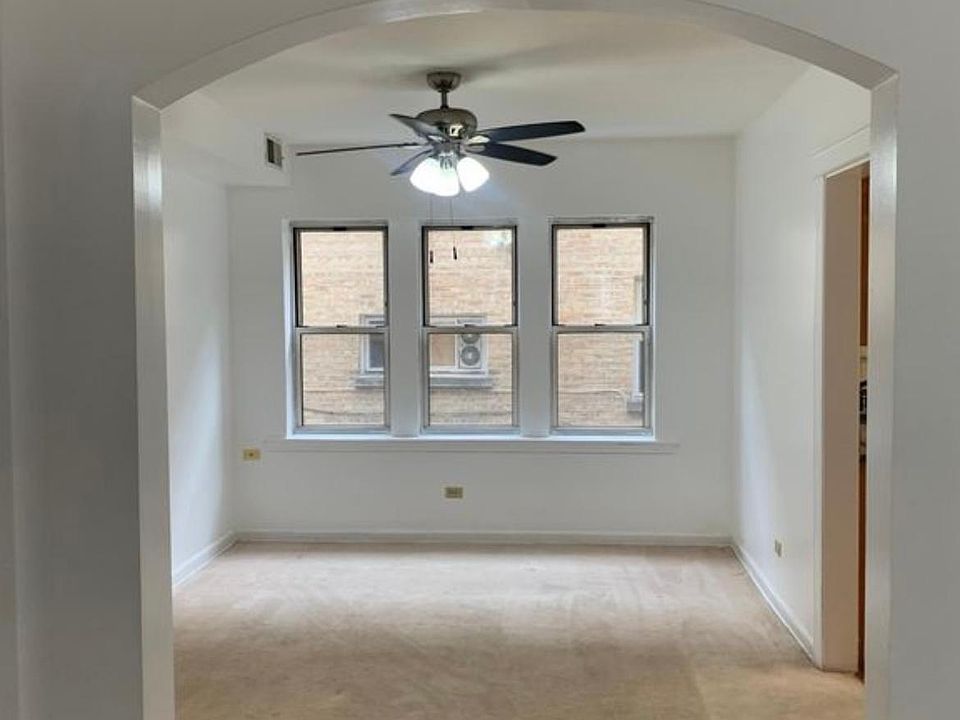 1st image of 6429 N Francisco Ave #1